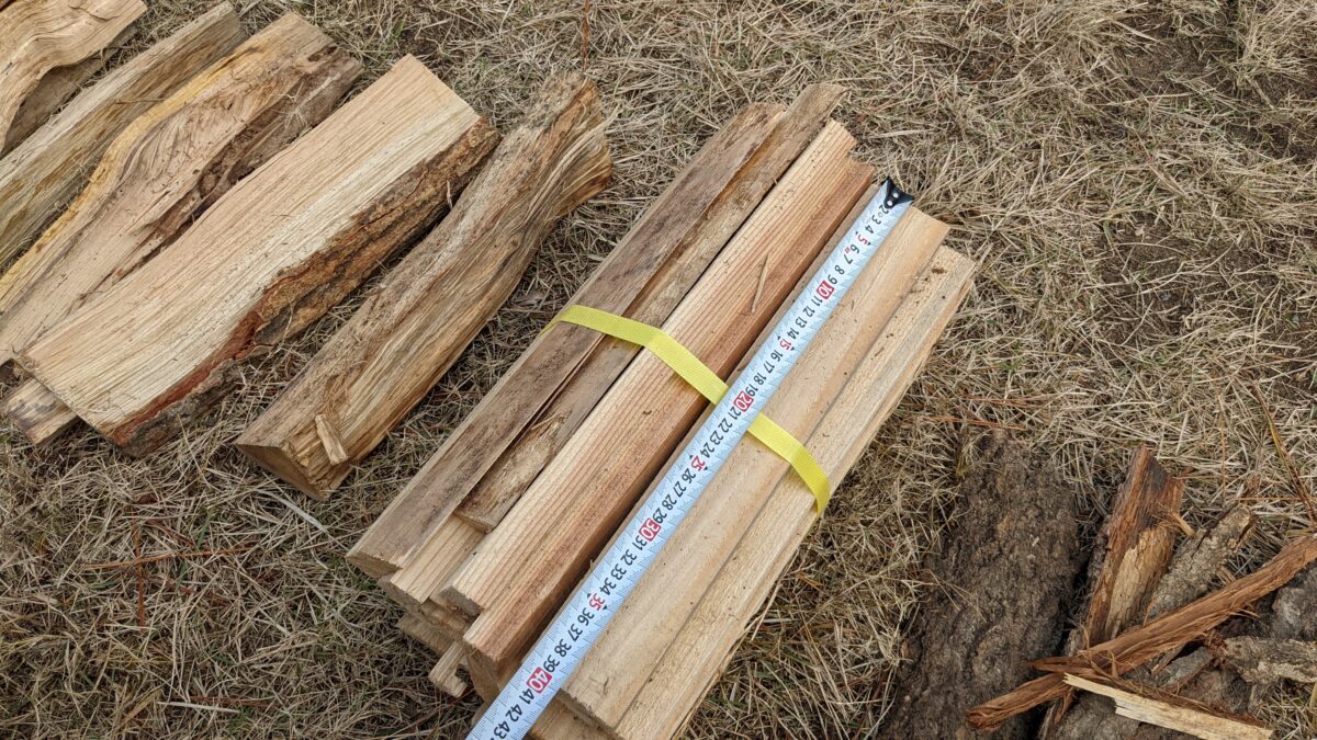 キャンプ用薪セット(20kg)の薪の長さ