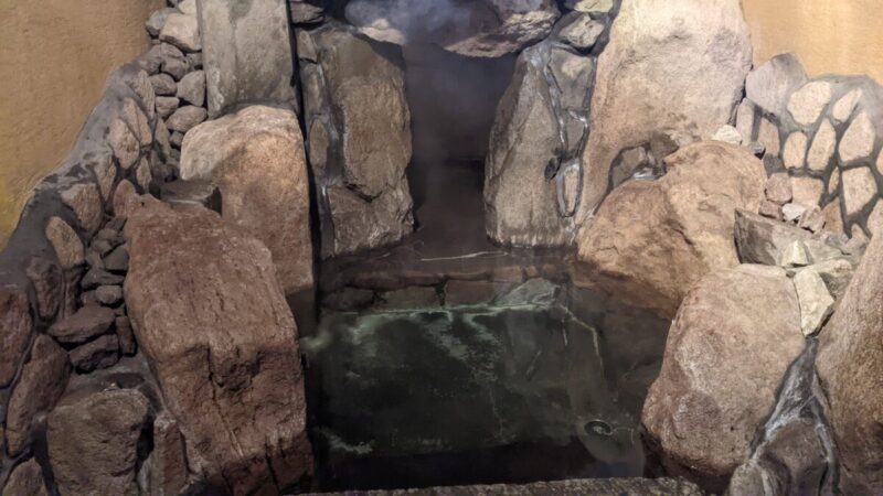 大分県の野田温泉の貸切家族風の岩風呂